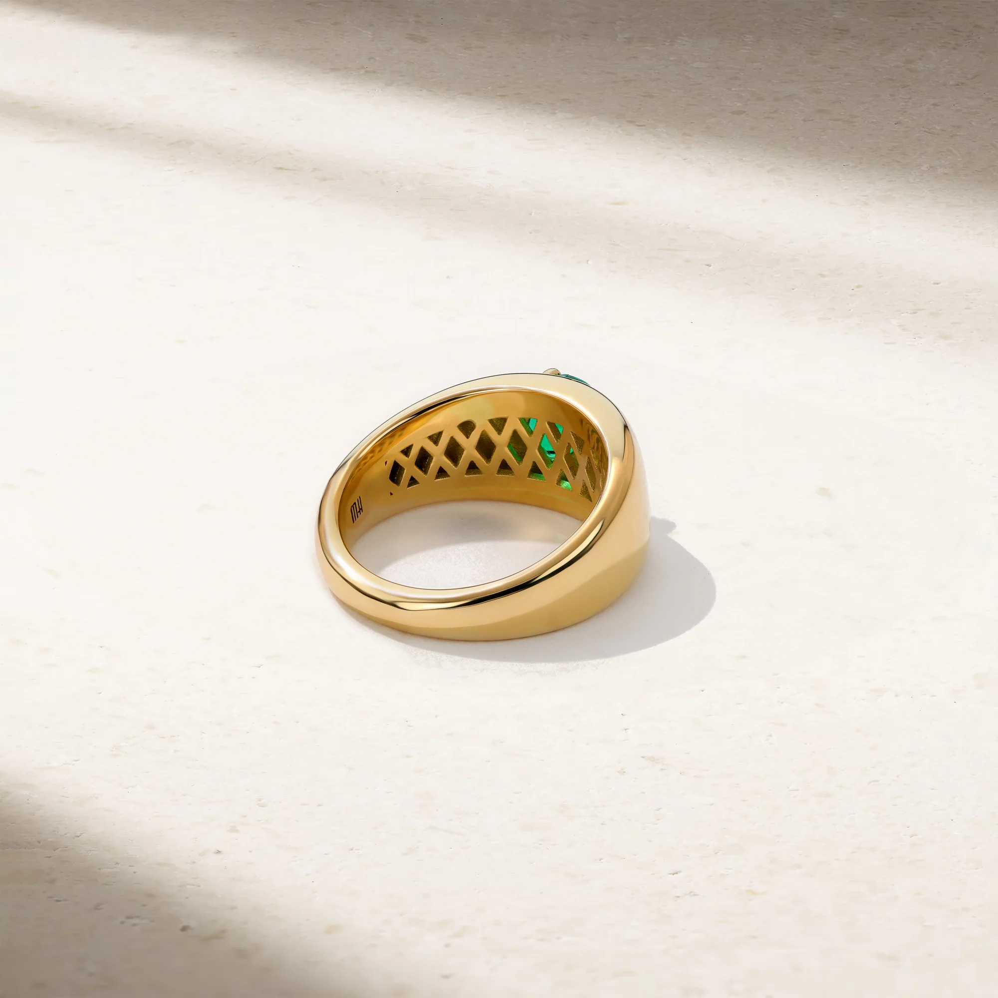 Aurum Emerald Crescent Cigar Band - Image 3