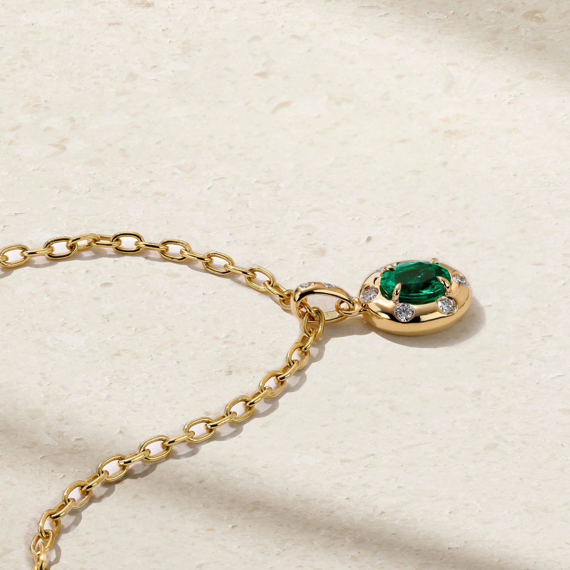 Aurum Oval Emerald Pendant - Image 3