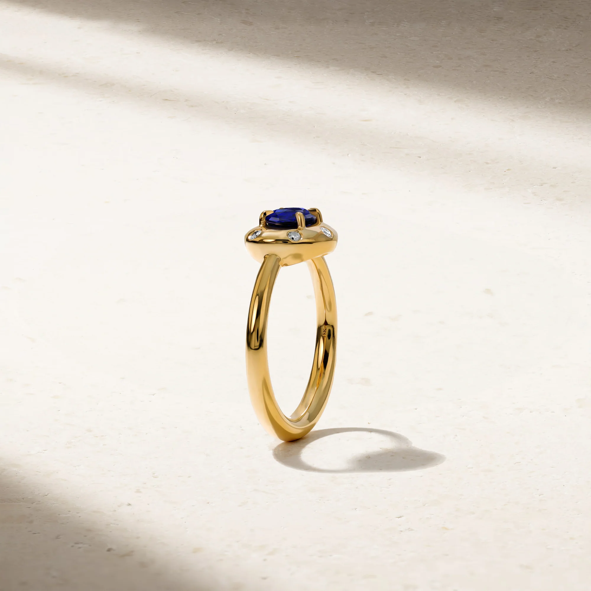 Aurum Oval Sapphire Ring - Image 2