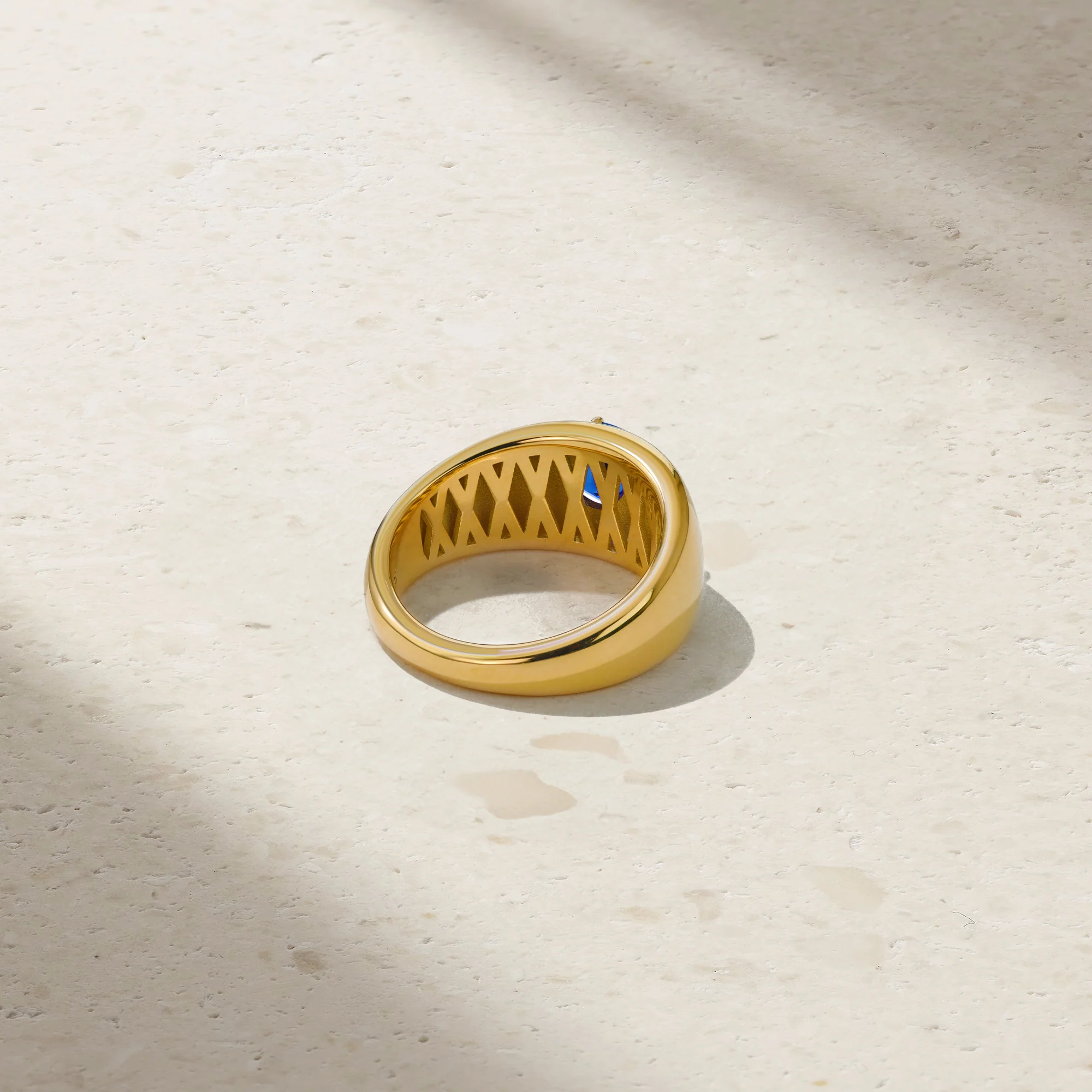 Aurum Sapphire Crescent Cigar Band - Image 4