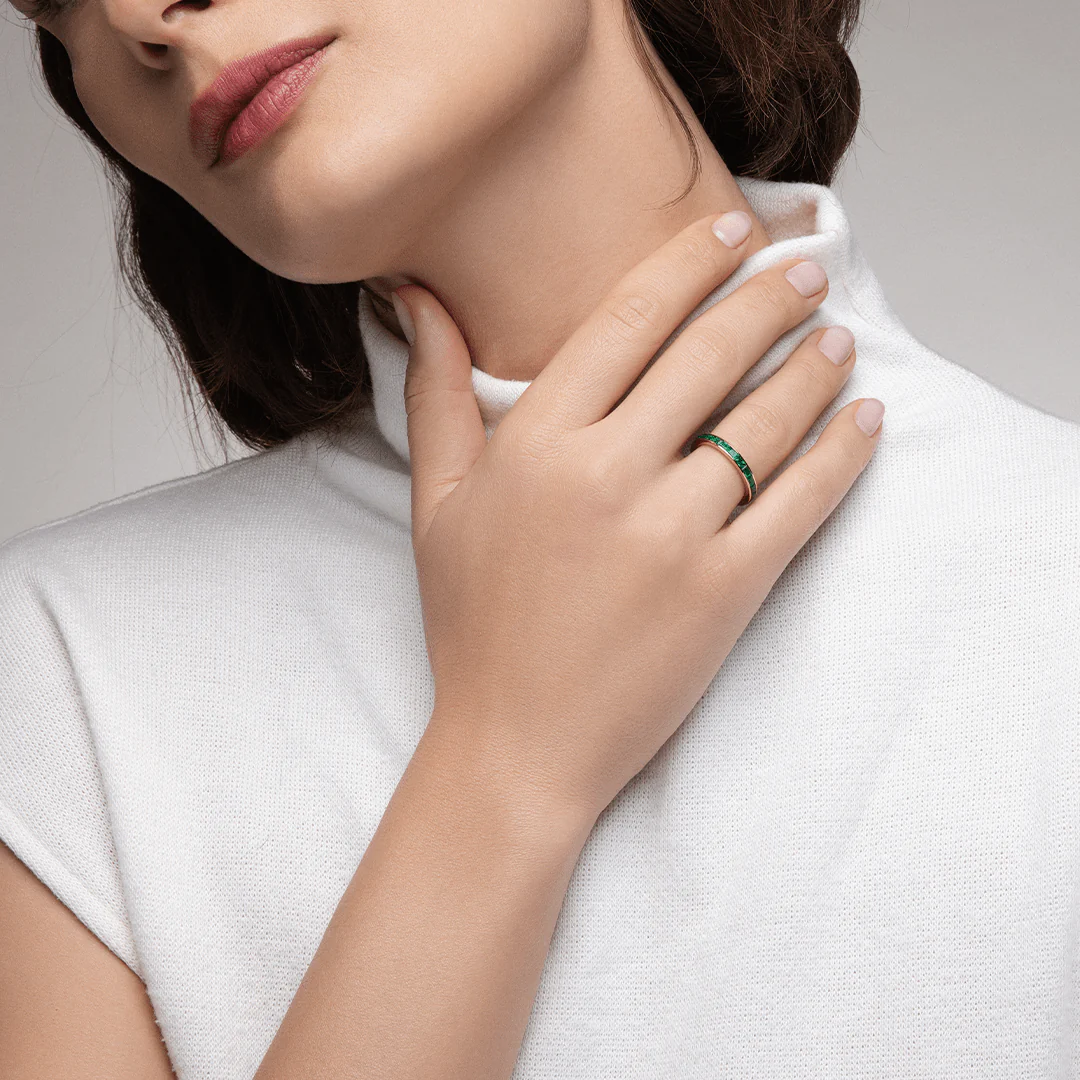 Baguette Emerald Thread Ring - Image 2