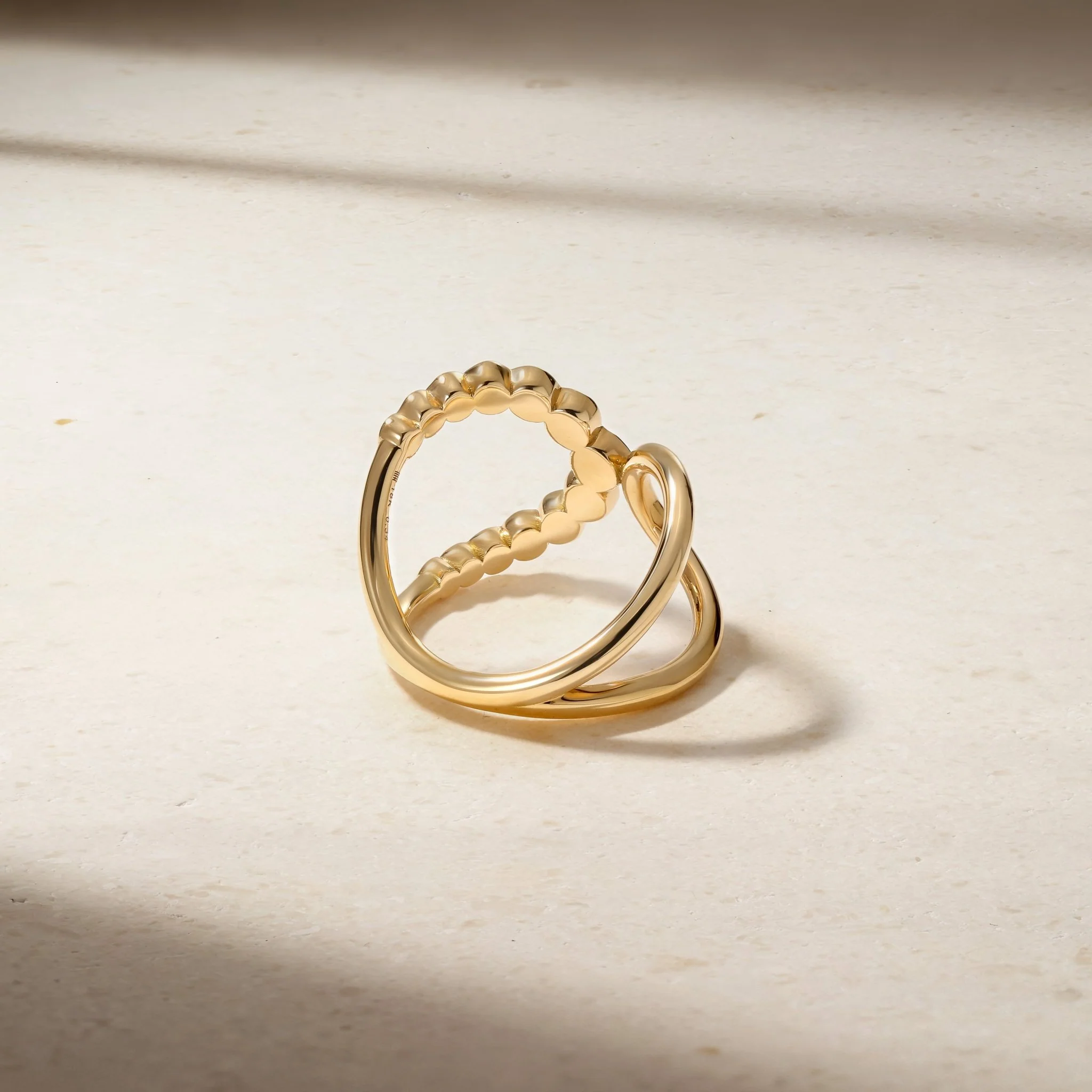 Bubbly Elegance Sapphire and Diamond Ring - Image 4