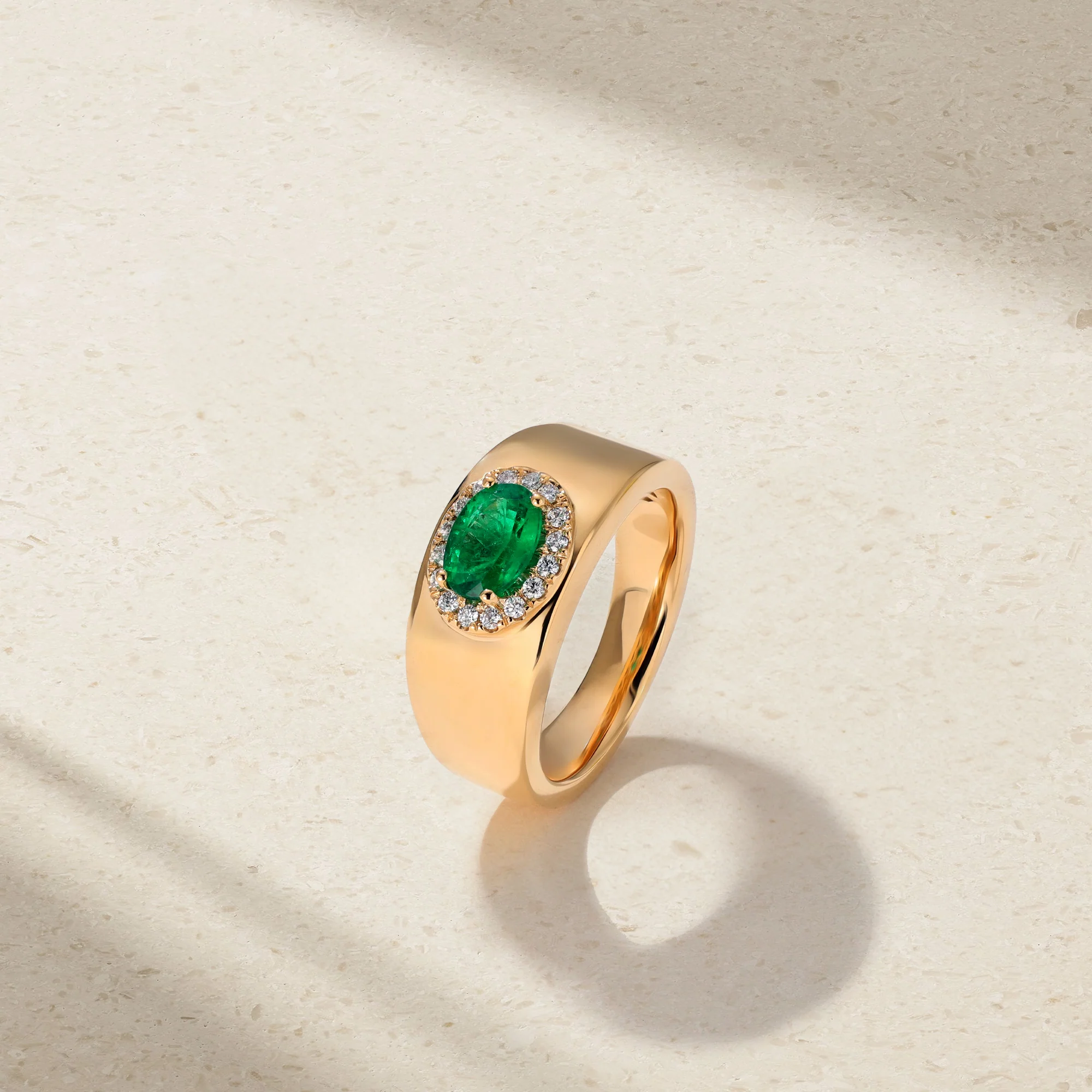 Heirloomed Oval Emerald Cigar Band - Image 3