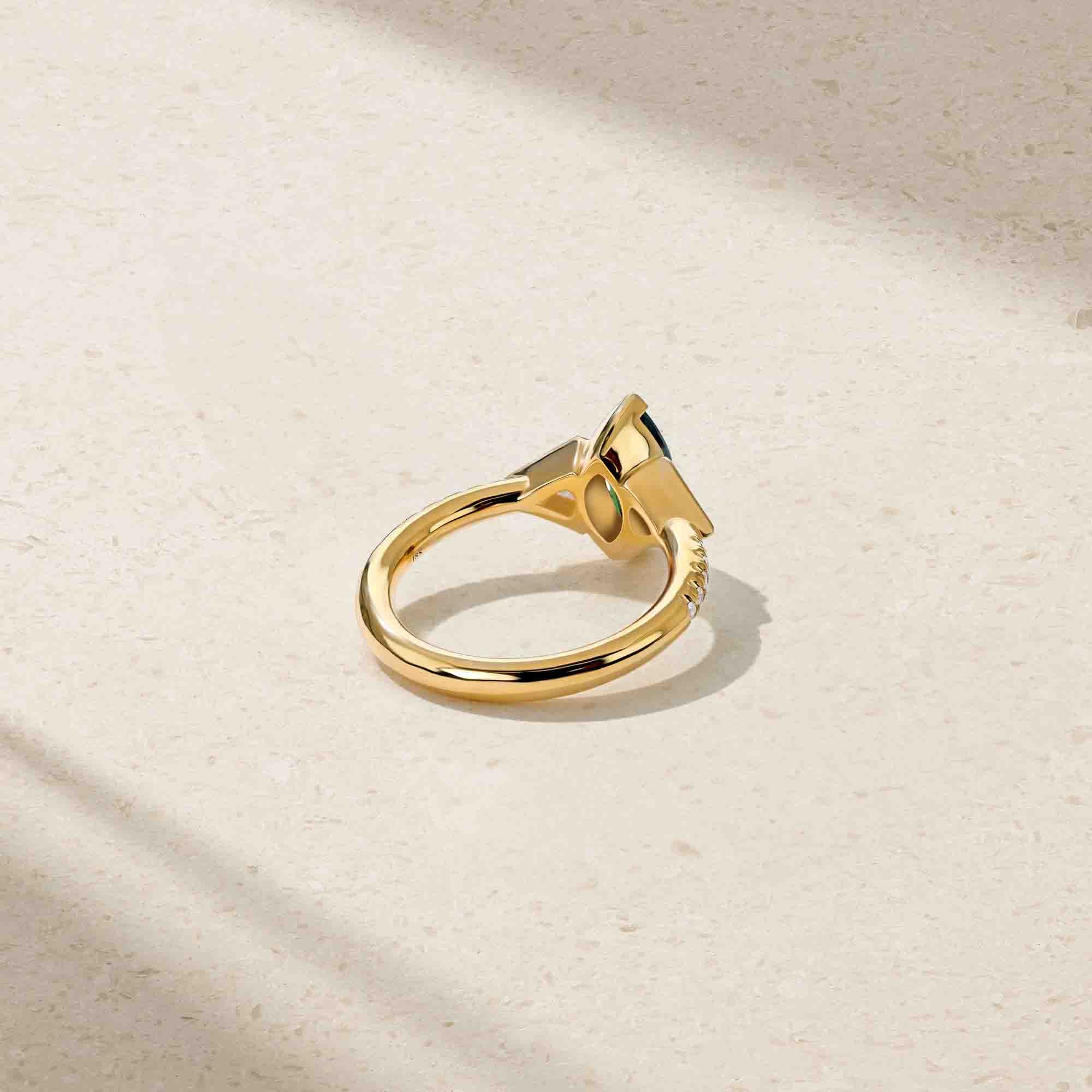Nouveau Three Stone Alexandrite and Shield Diamond Ring - Image 3