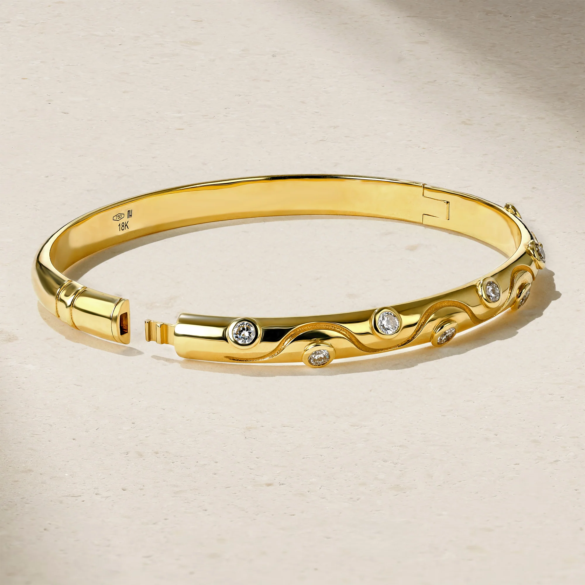 Riva Crest Diamond Bangle - Image 3