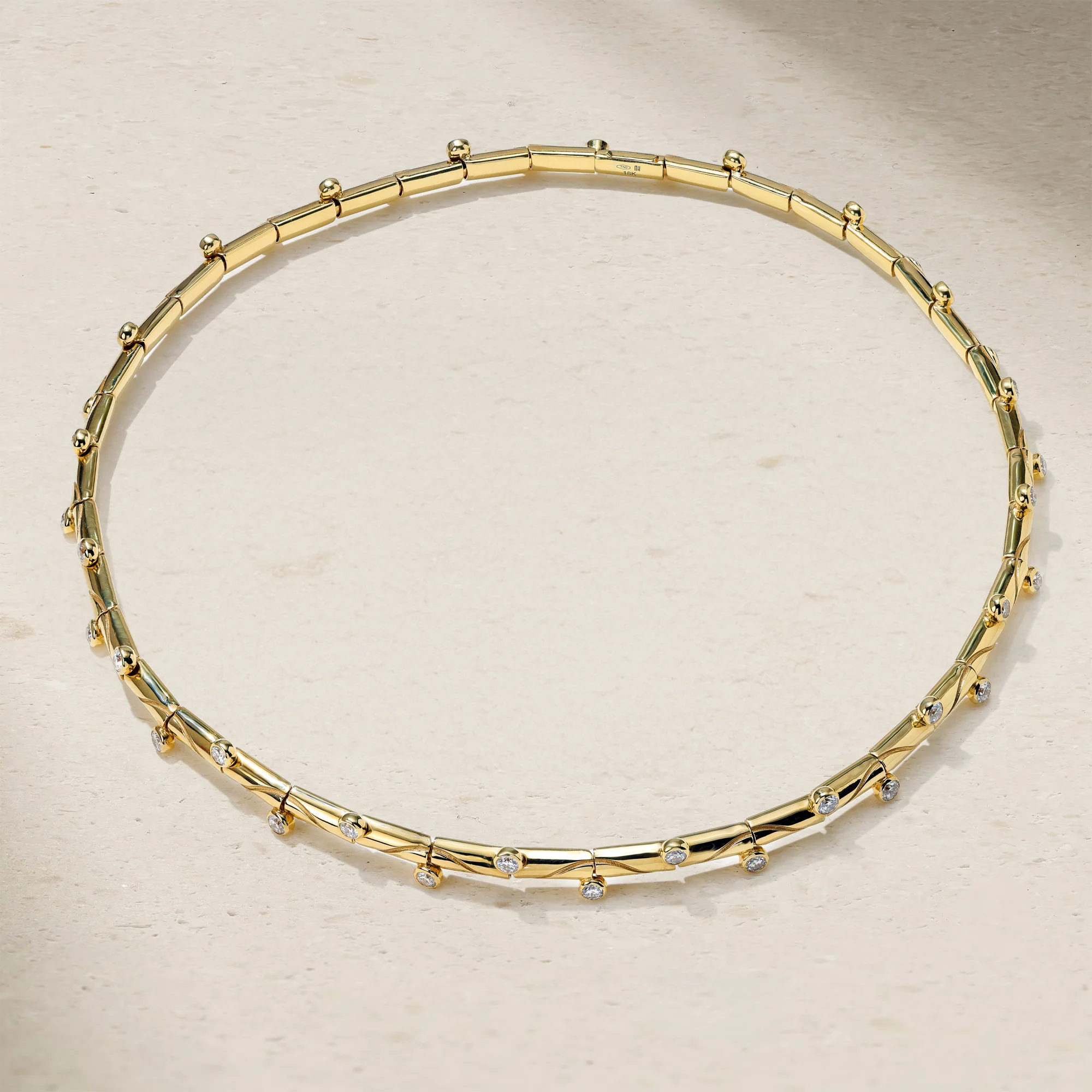 Riva Crest Diamond Collar - Image 3