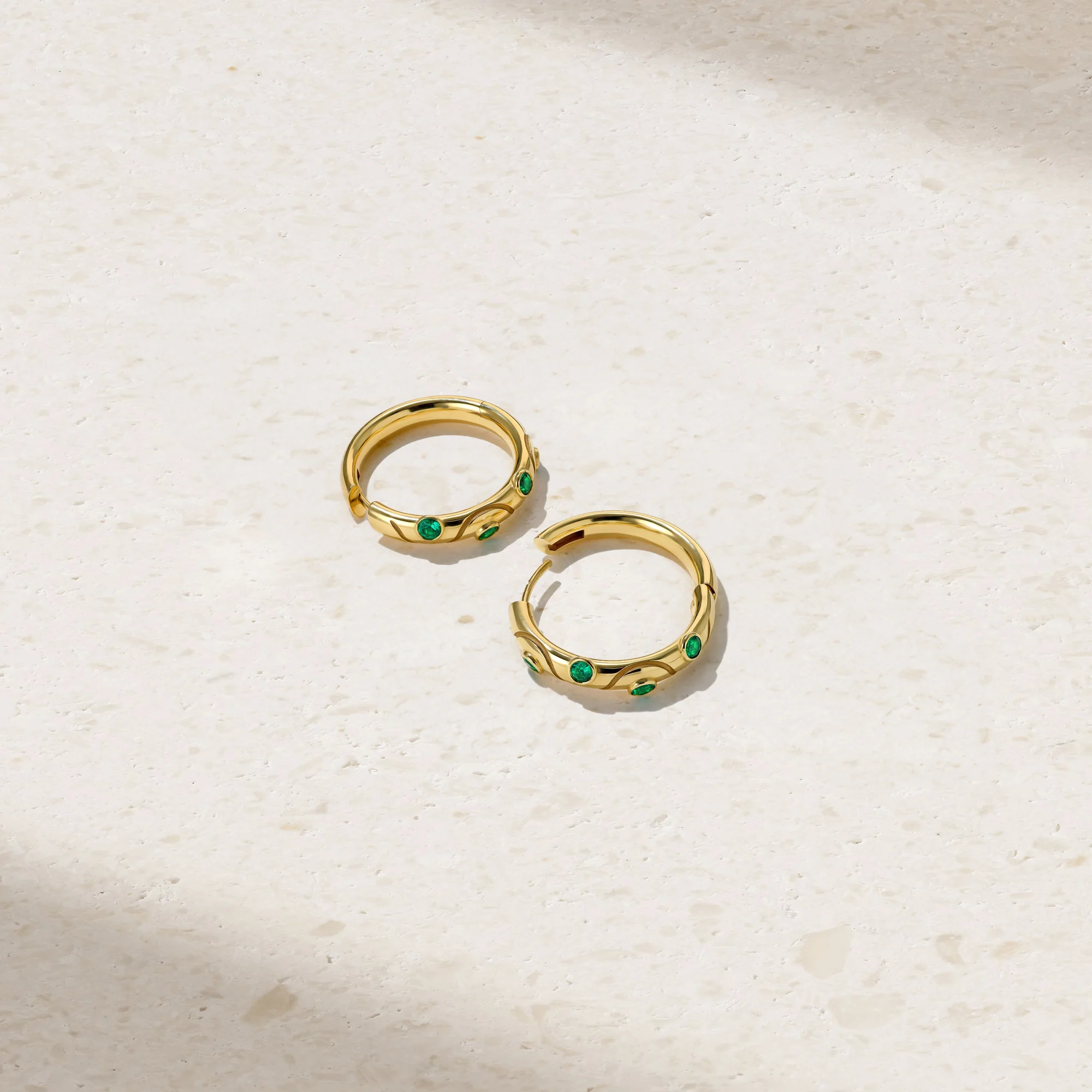 Riva Crest Emerald Hoop Earrings - Image 3