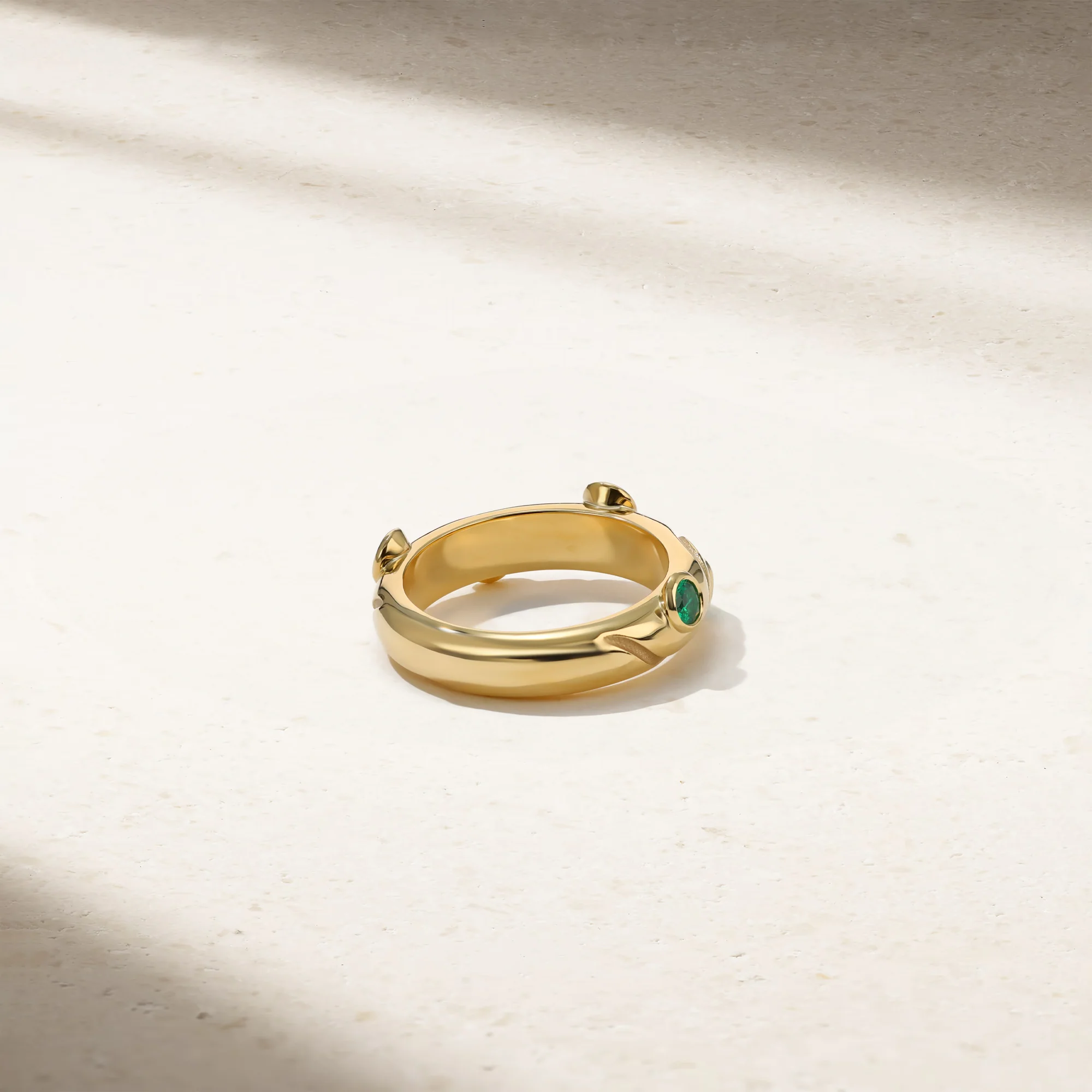 Riva Crest Emerald Ring - Image 4