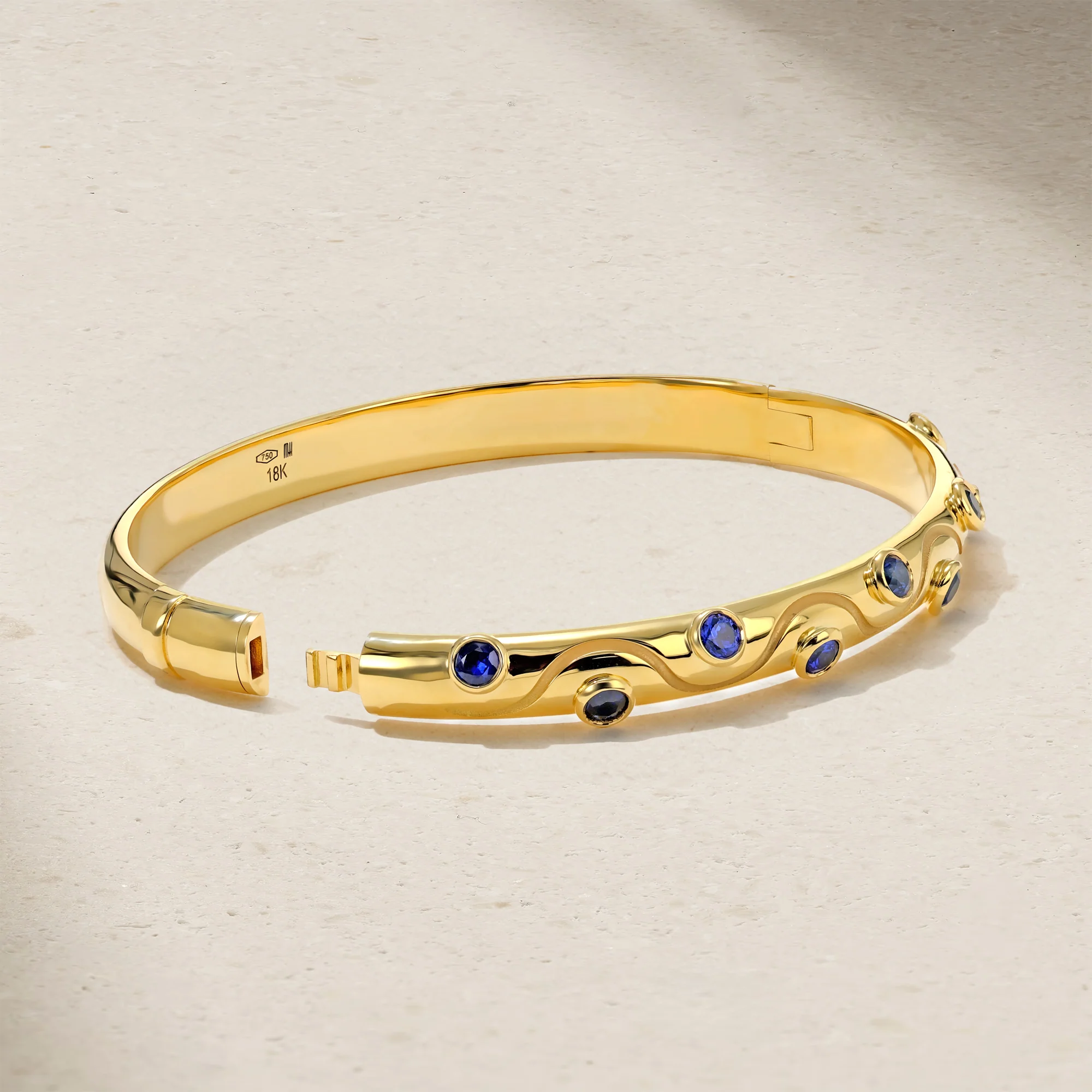 Riva Crest Sapphire Bangle - Image 3