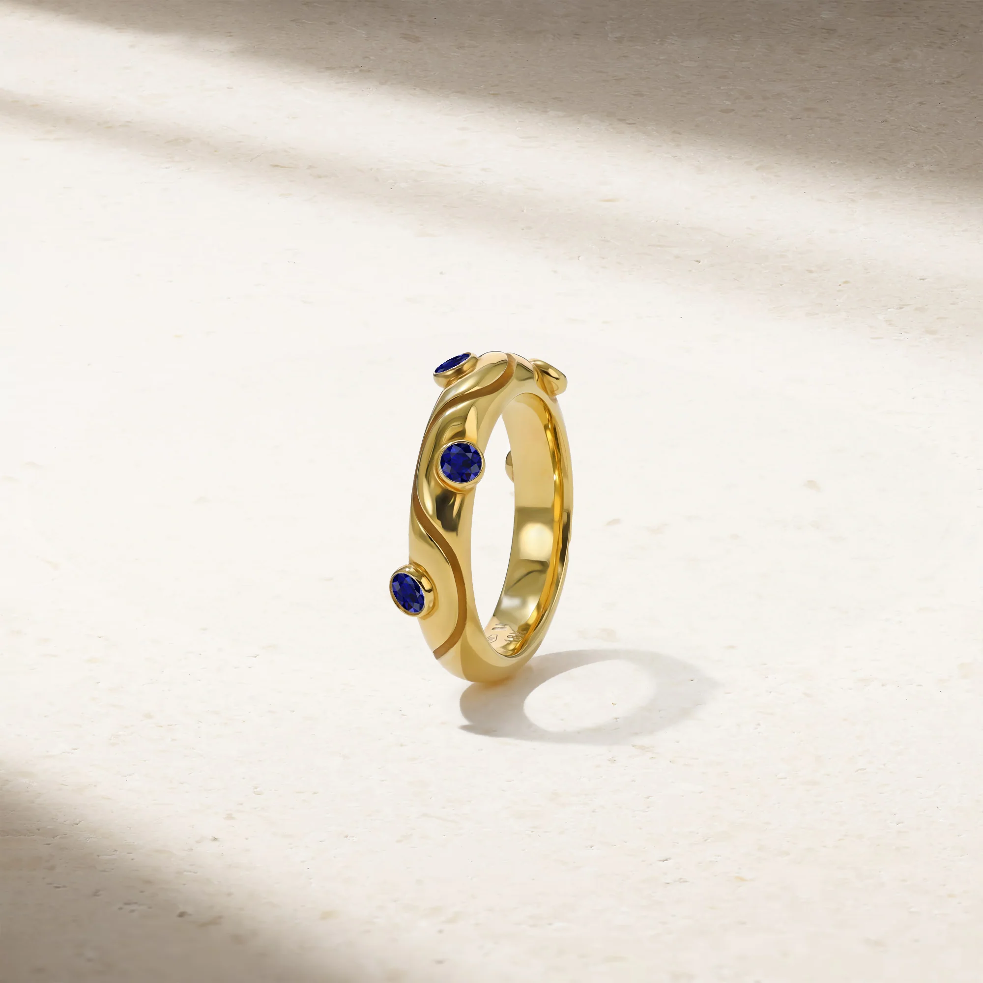 Riva Crest Sapphire Ring - Image 2