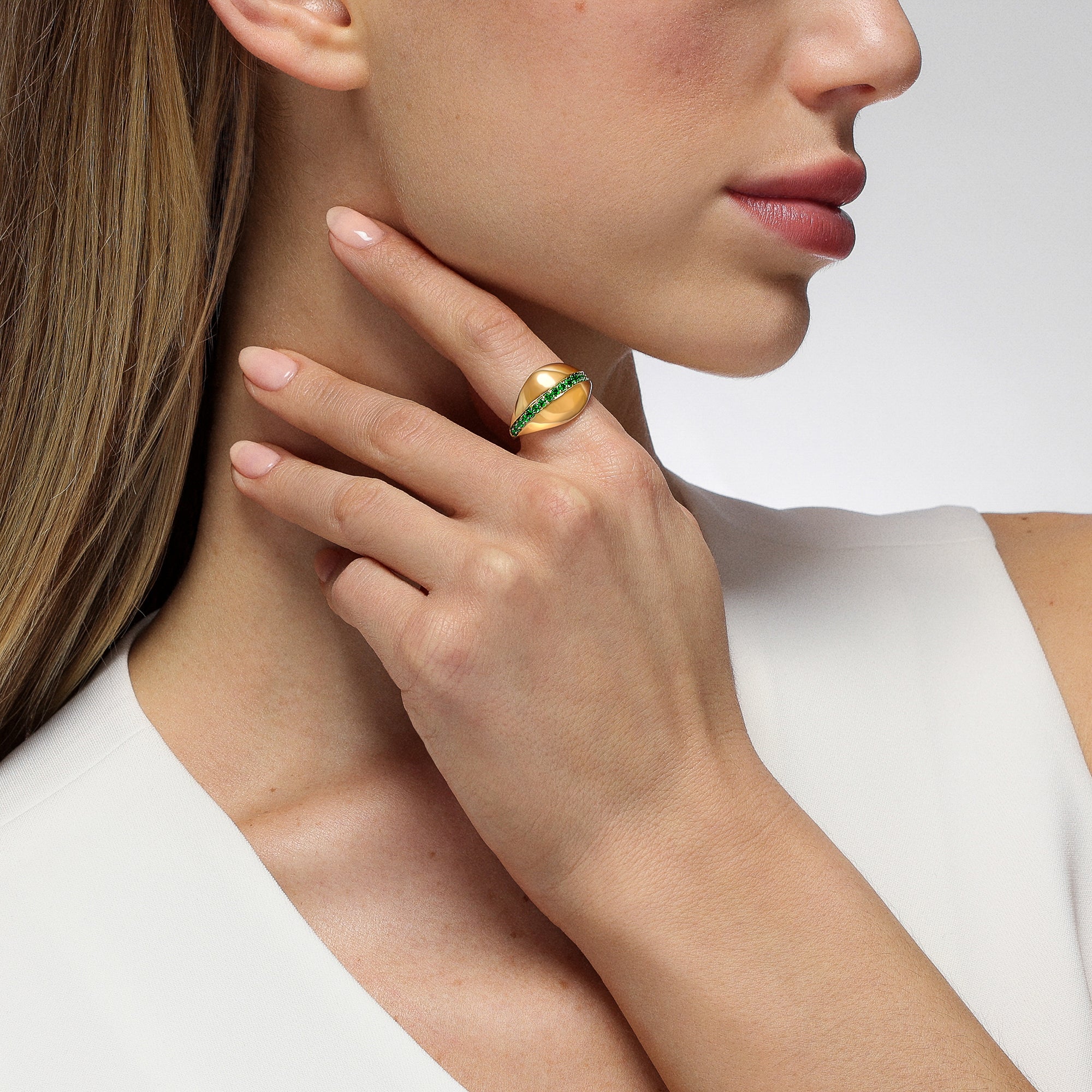 Saturn Emerald Ring - Image 2