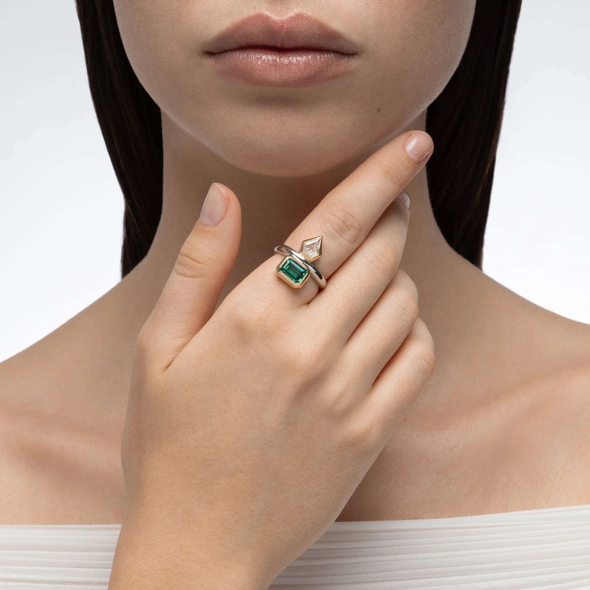 Silky Emerald and Diamond Gemini Ring - Image 2