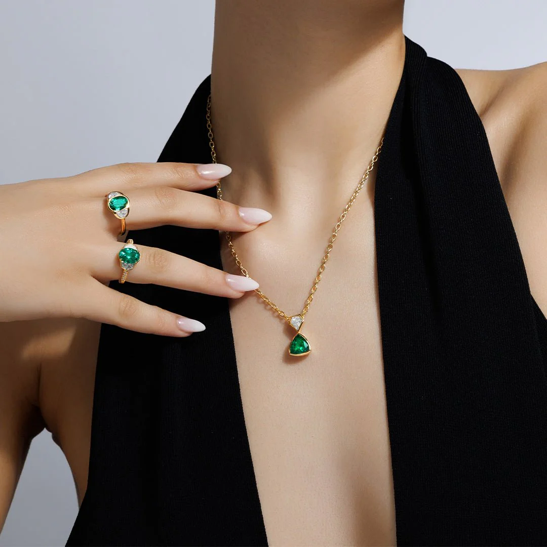 Silky Three Stone Emerald and Diamond Ring - Image 5